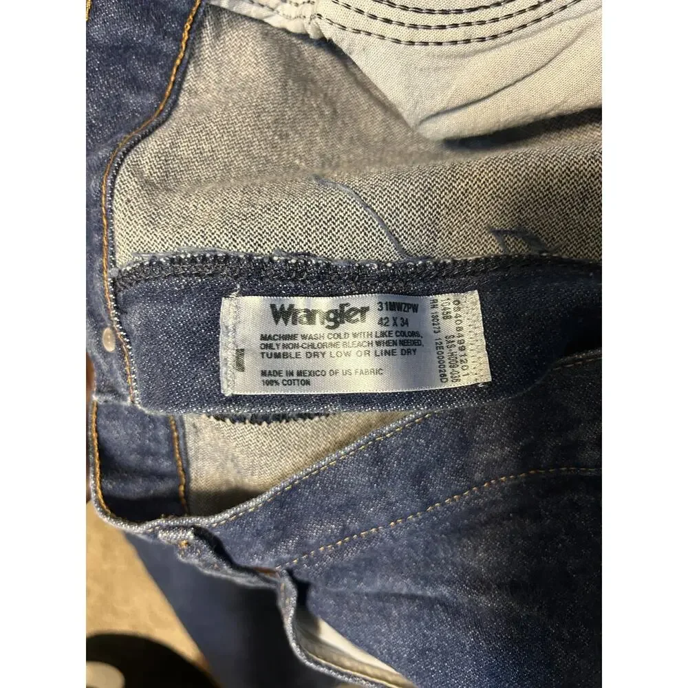 Wrangler Cowboy Cut Jeans Men's 42x34 Blue Denim Relaxed Fit Straight Streetwear